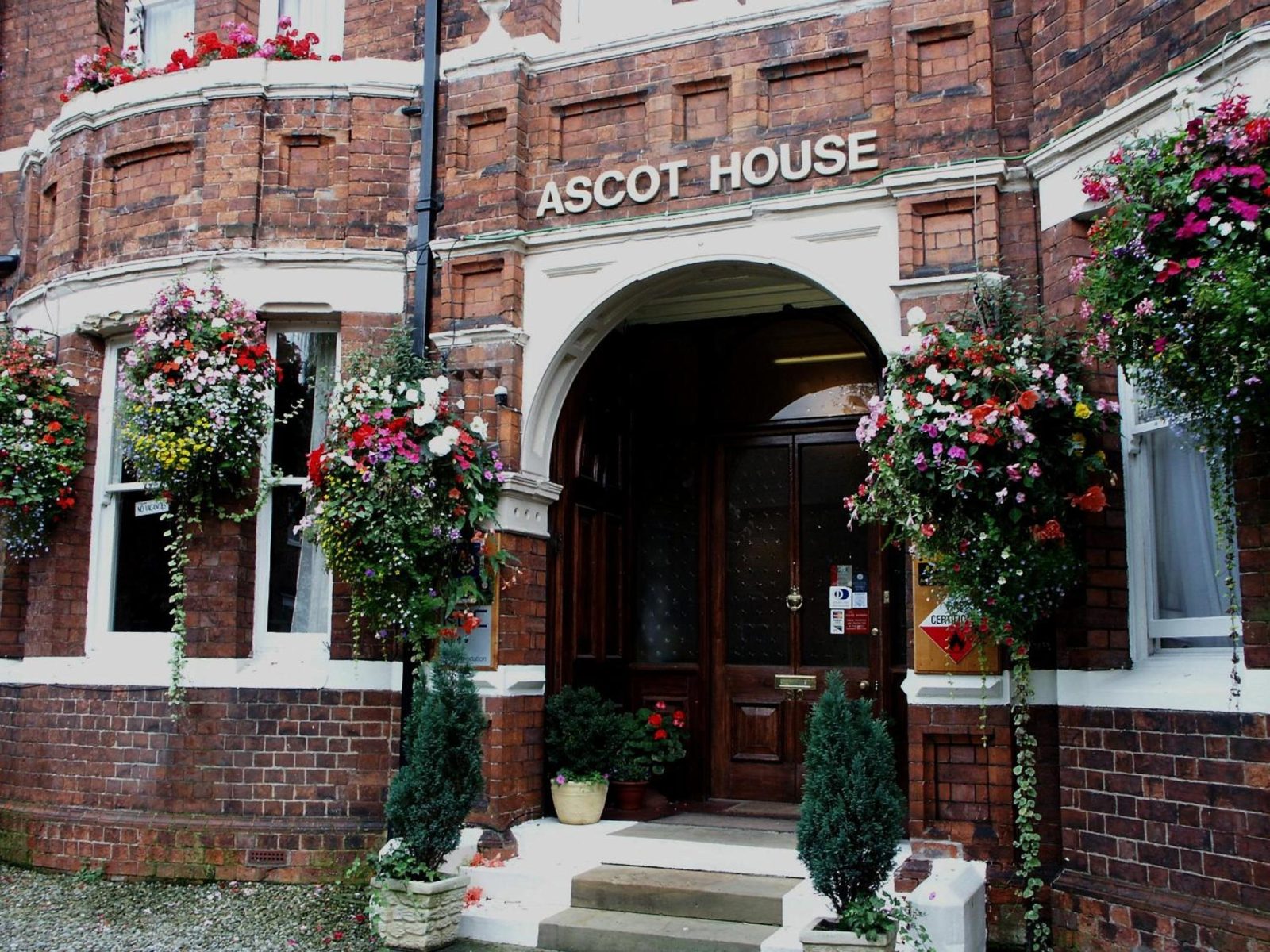 Ascot House — photo 4