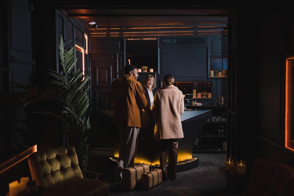 Impossible Motel — photo 2