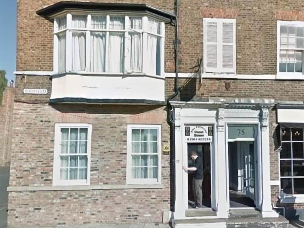 The Crescent Guest House — photo 2